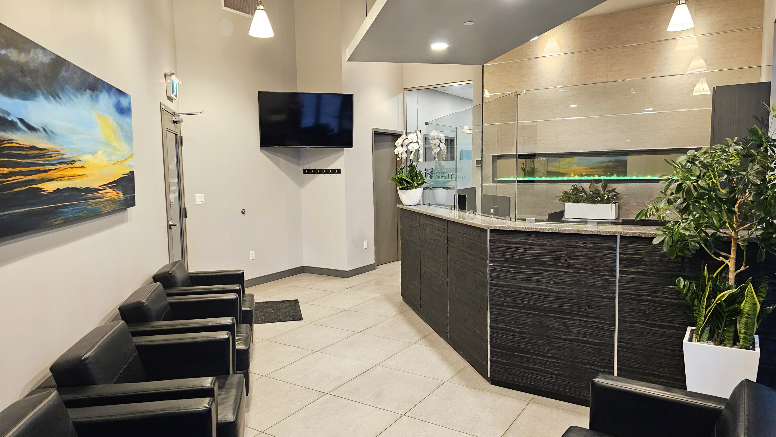 stcatharinesdentalcentrereception Reception area in St. Catharines Dental Centre